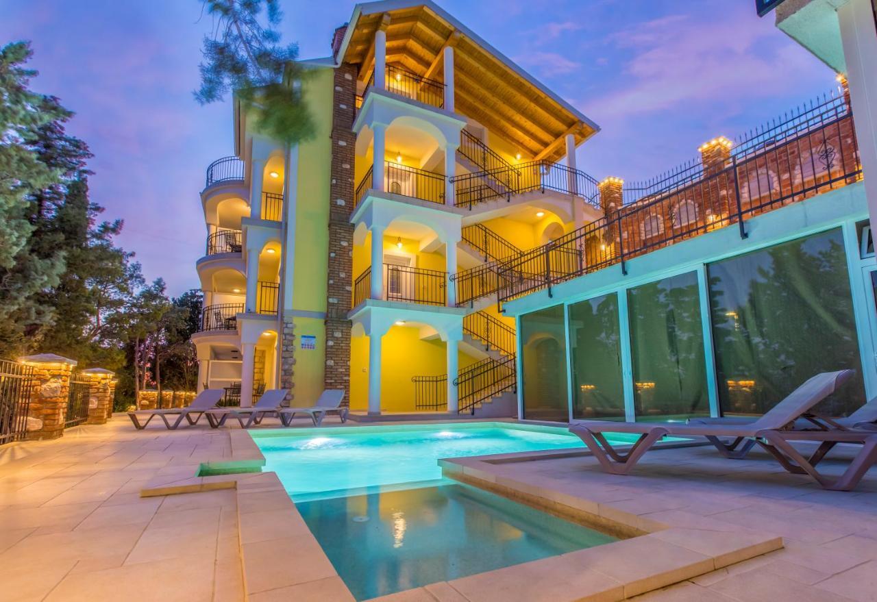 Palace Paulina Residence Novi Vinodolski Kültér fotó